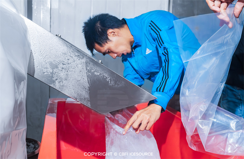 Instalasi Mesin Es Tabung 10 Ton di Bekasi, Indonesia